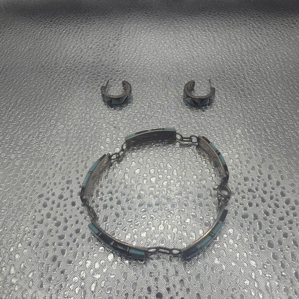 Vintage Native American Turquoise Bracelet & Earrings Set - Picture 2 of 11